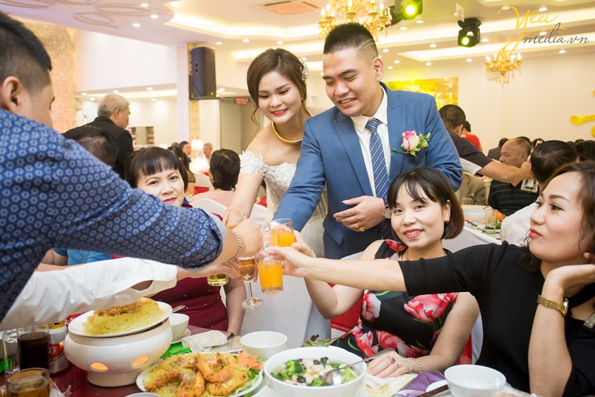 liên hệ studio chụp ảnh ở trung tâm tiệc cưới hoàn kiếm hà nôi