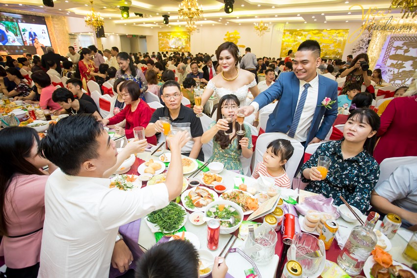 liên hệ studio chụp ảnh ở trung tâm tiệc cưới tây hồ hà nội