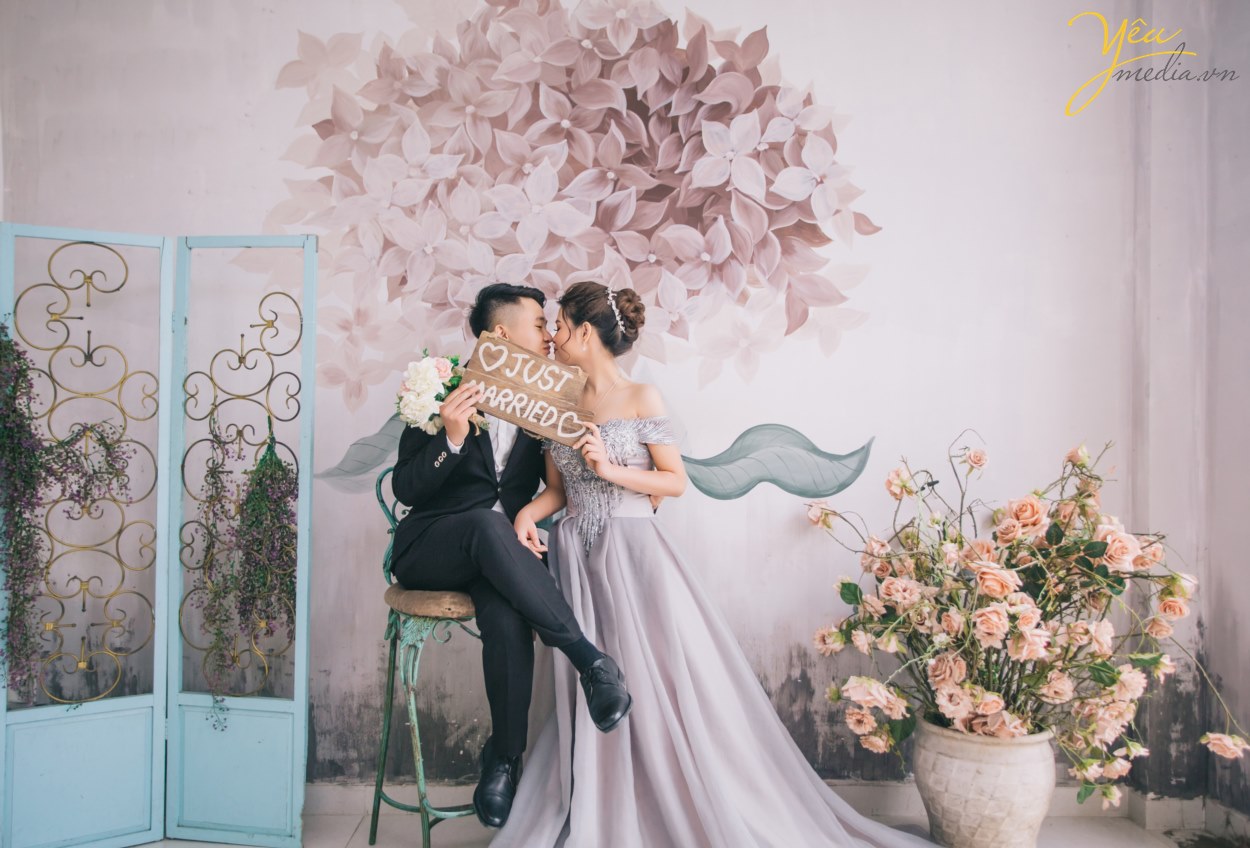 Chụp ảnh gia đình ngoài trời đẹp ngày Tết cần có những bí quyết