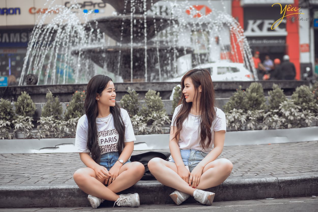 - Đã là bạn thân thì sao có thể thiếu được những bức hình lưu giữ những kỉ niệm vui vẻ cùng nhau. 101 kiểu chụp ảnh couple cực đẹp cùng bạn thân Ảnh đẹp chụp bởi studio yêu media hà nội
