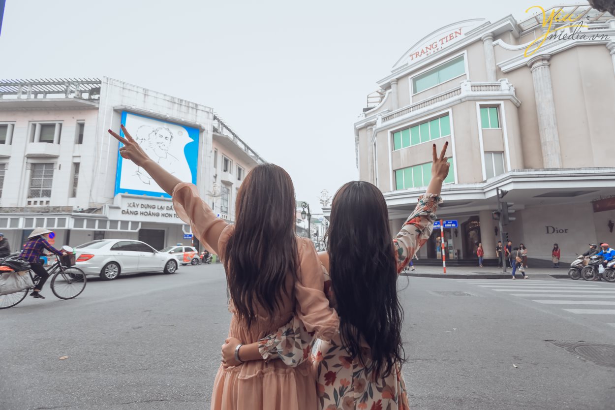 - Đã là bạn thân thì sao có thể thiếu được những bức hình lưu giữ những kỉ niệm vui vẻ cùng nhau. 101 kiểu chụp ảnh couple cực đẹp cùng bạn thân Ảnh đẹp chụp bởi studio yêu media hà nội