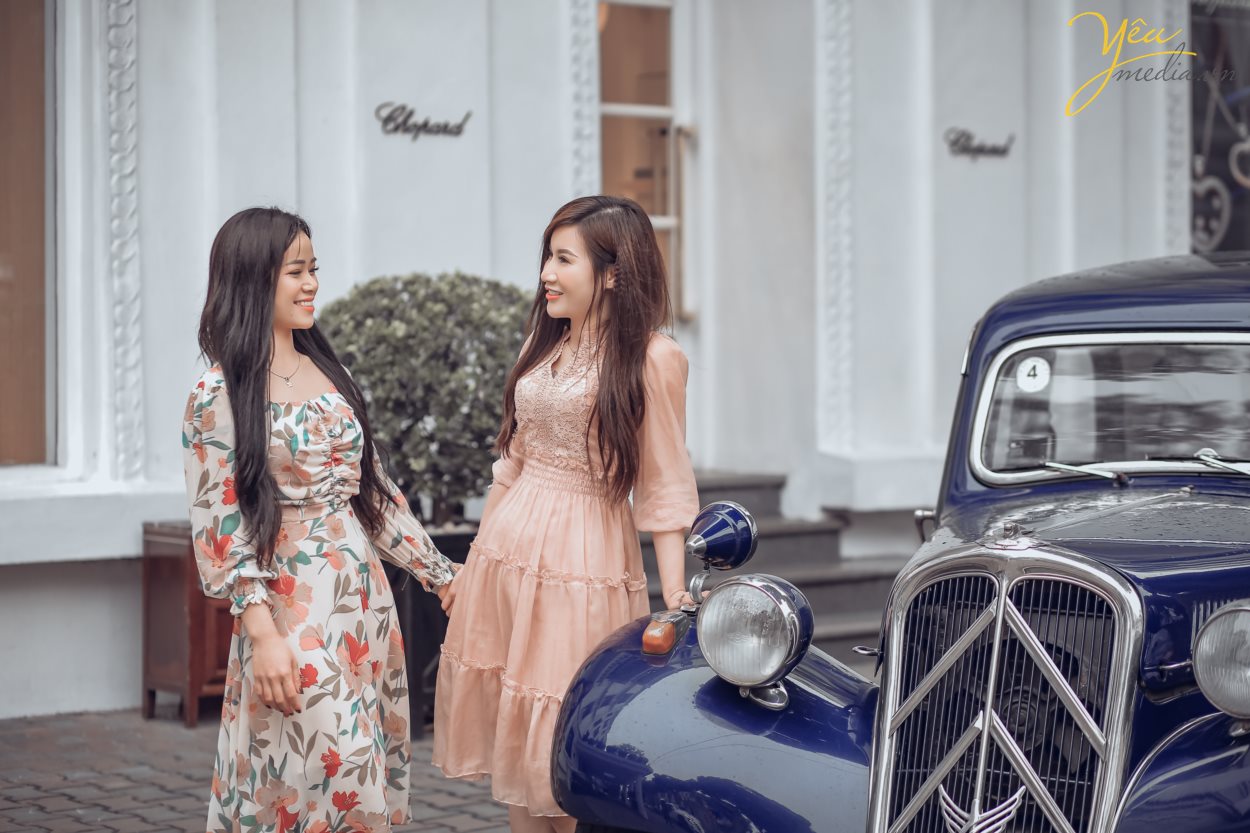 - Đã là bạn thân thì sao có thể thiếu được những bức hình lưu giữ những kỉ niệm vui vẻ cùng nhau. 101 kiểu chụp ảnh couple cực đẹp cùng bạn thân Ảnh đẹp chụp bởi studio yêu media hà nội
