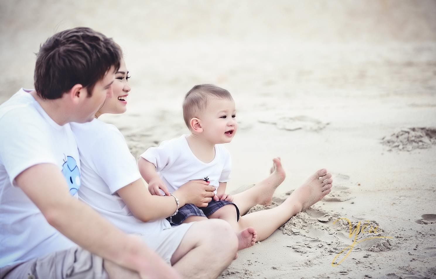 chụp ảnh kỷ niệm, ảnh gia đình, chụp ảnh đi chơi tại biển Đà Nẵng