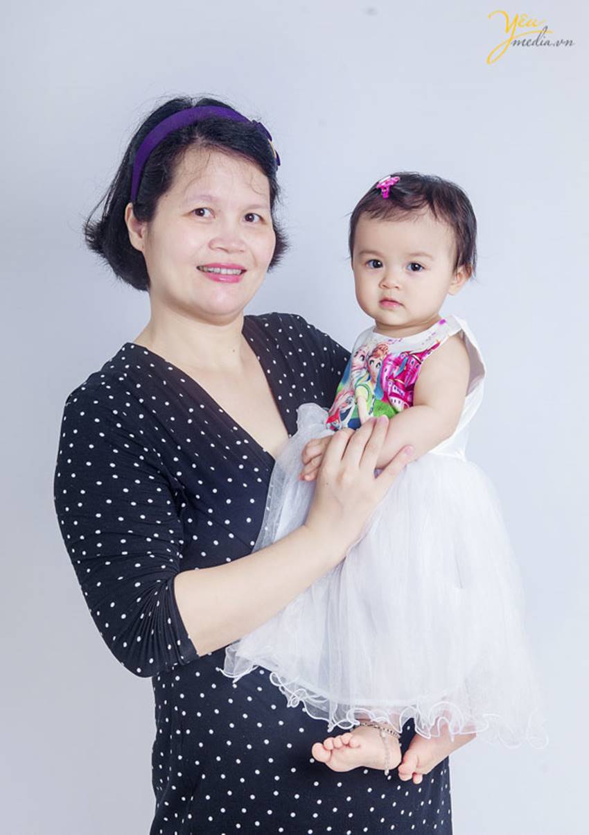 chụp ảnh gia đình tại studio