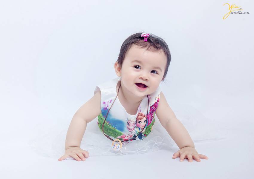 chụp ảnh gia đình tại studio