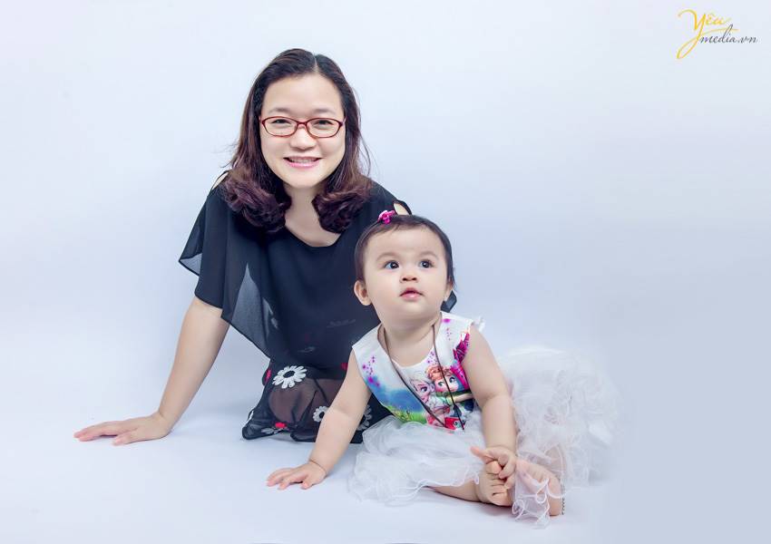 chụp ảnh gia đình tại studio