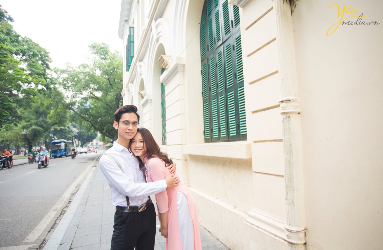 Gia đình 5 người với ba, mẹ và 3 em bé thì thường là những gia đình đã cưới nhau được từ 7 đến 10 năm. Một khoảng thời gian xứng đáng để cả nhà nên chụp một bộ ảnh gia đình làm kỷ niệm. Ghi lại những khoảnh khắc hạnh phúc bên nhau, cả nhà quây quần khi các con còn nhỏ, và ba mẹ vẫn còn trẻ. Có rất nhiều người thích chụp ảnh gia đình hơn là chụp ảnh cưới, vì chụp ảnh gia đình nhìn tự nhiên hơn, nhiều cảm xúc hơn, và quan trọng nhất là có các con yêu của mình, nên xem ảnh gia đình mãi không chán. Cầm album lên xem, lưu vào máy tính và điện thoại để xem, và up lên mạng xã hội nữa. Ngoài ra, còn có rất nhiều người đặt ảnh của con yêu làm hình nền điện thoại hoặc máy tính.