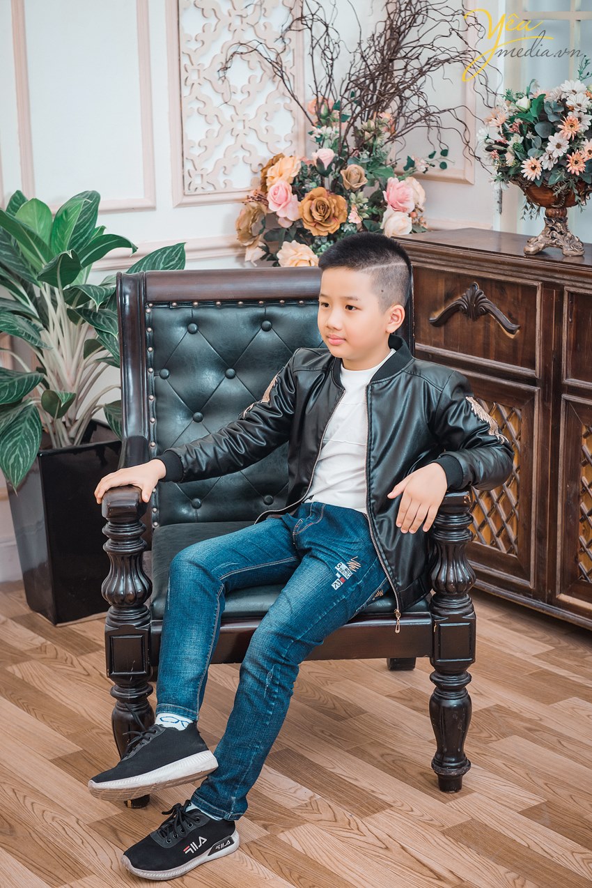 chụp ảnh bé trai trong studio tại hà nội