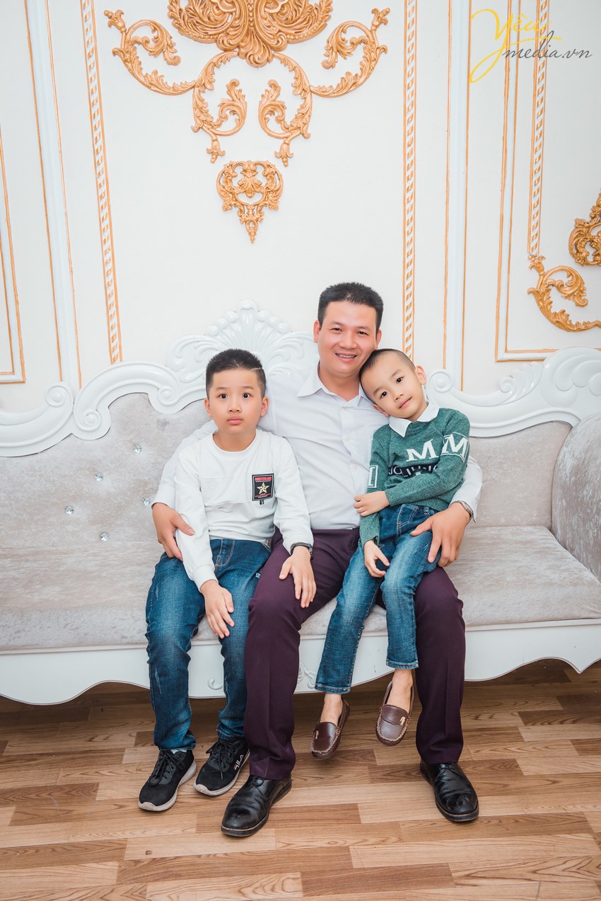 chụp ảnh cả gia đình trong studio ở hà nội đẹp nhất