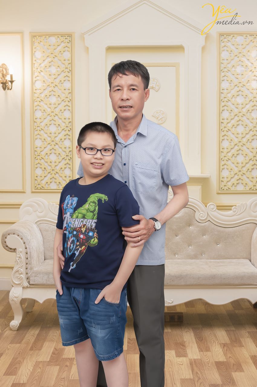 Yêu media là lựa chọn lý tưởng cho gia đình bạn . Ảnh viện Yêu Media sở hữu những ưu thế riêng biệt không một đơn vị nào có đã được rất nhiều gia đình lựa chọn, Yêu Media xin giới thiệu tới các bạn bộ ảnh album gia đình chụp tại studio của chúng tôi và có cắt ghép nền kỹ thuật số phía sau.