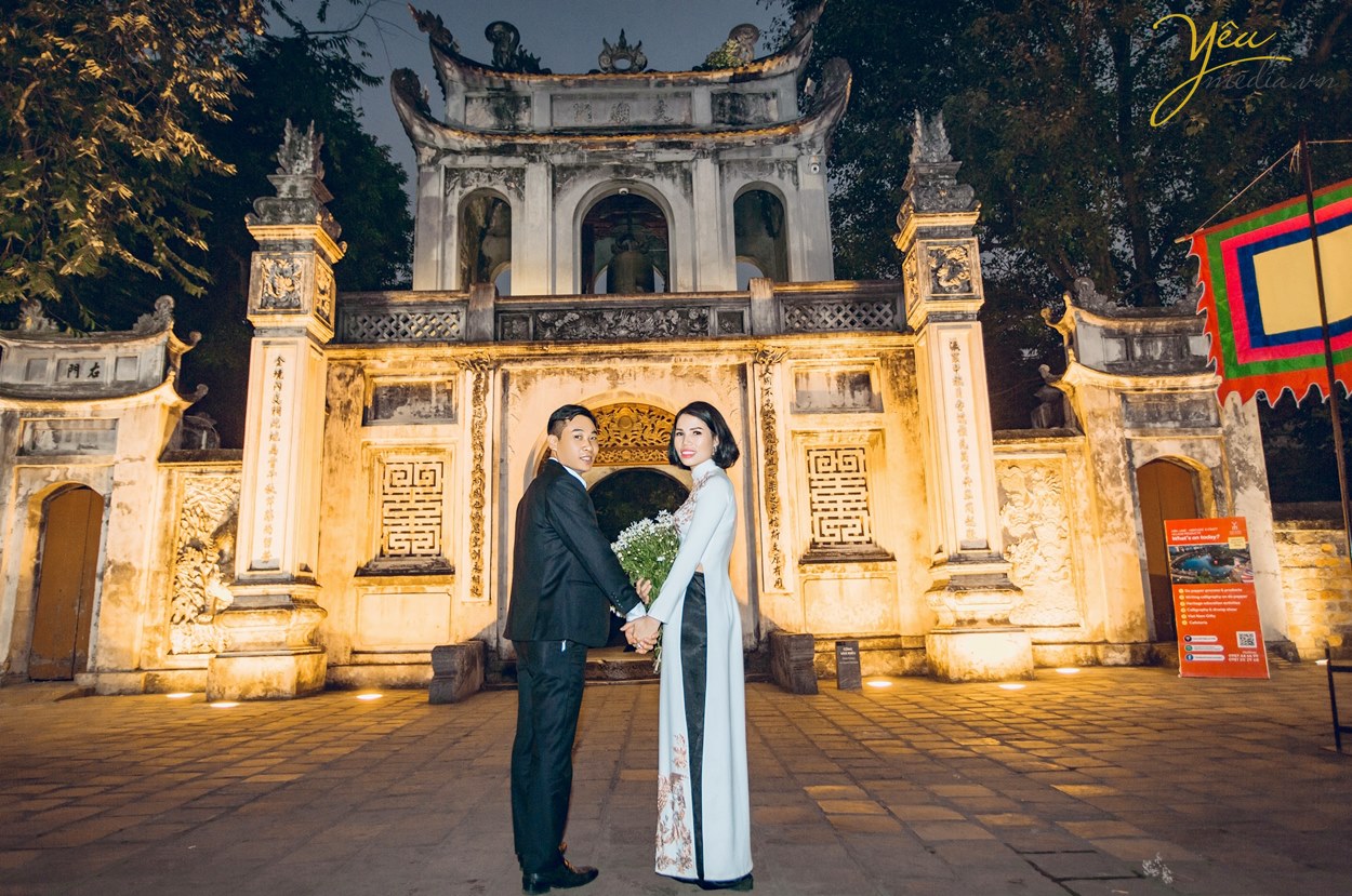 chụp ảnh kỷ niệm gia đình ở chùa việt nam kiến trúc đẹp