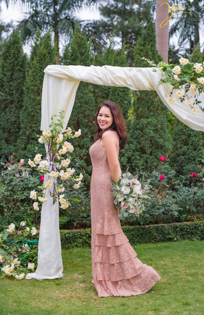 Dưới sự sắp xếp của ekip ảnh viện gia đình Yêu Media, gia đình chị Châu đã có những khoảnh khắc tuyệt vời, vui vẻ, và một bộ ảnh album gia đình mỹ mãn, tuyệt đẹp!