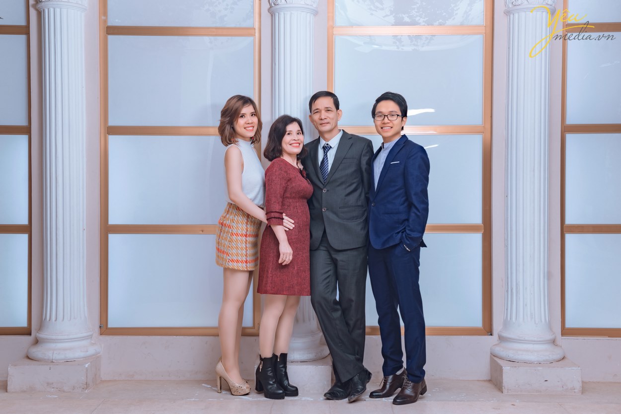 Tiếp Thị Gia Đình gợi ý cho bạn 10 studio ảnh cưới uy tín chuyên nghiệp dưới đây. ... Là một trong những studio ảnh cưới uy tín ở Hà Nội. ...