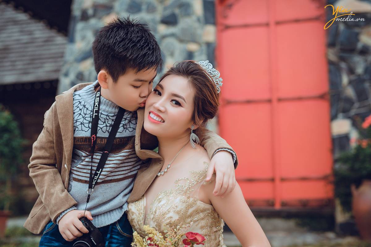 chụp ảnh gia đình tại Smiley Ville