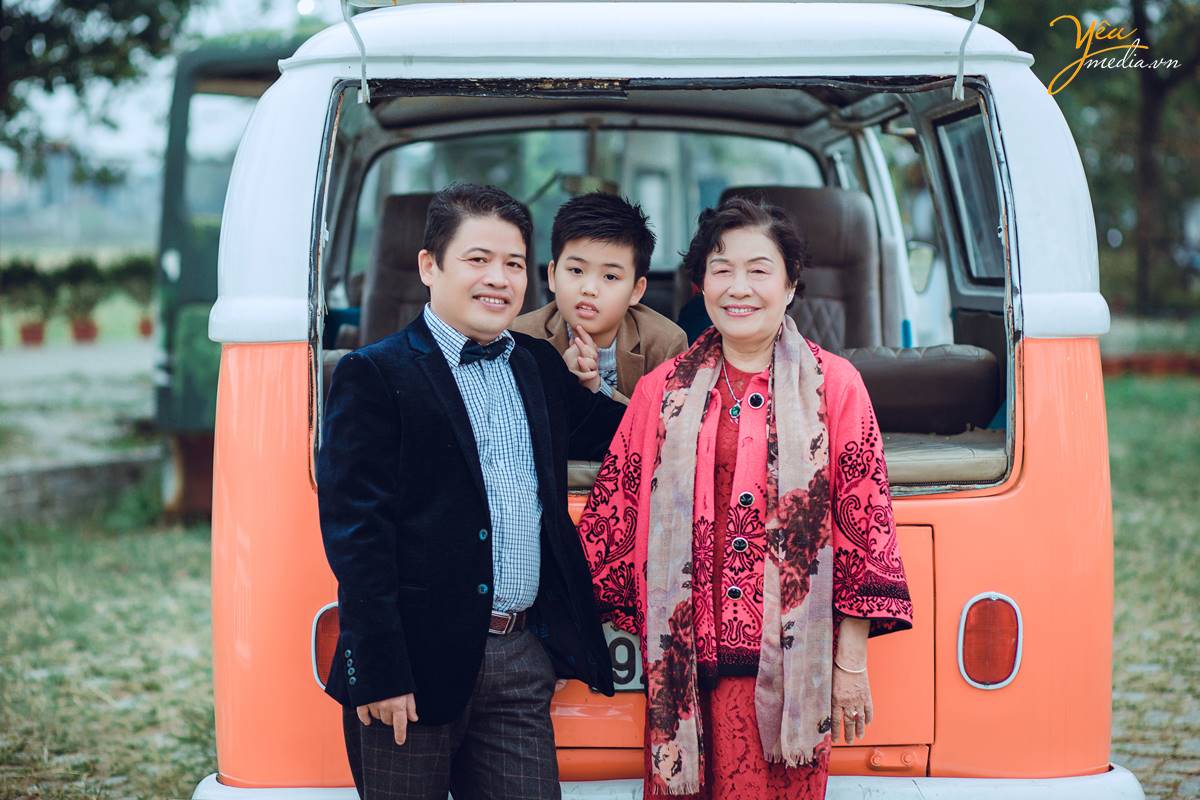 chụp ảnh gia đình tại Smiley Ville