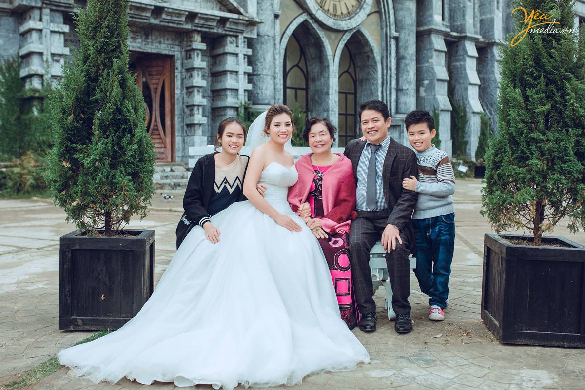 chụp ảnh gia đình tại Smiley Ville