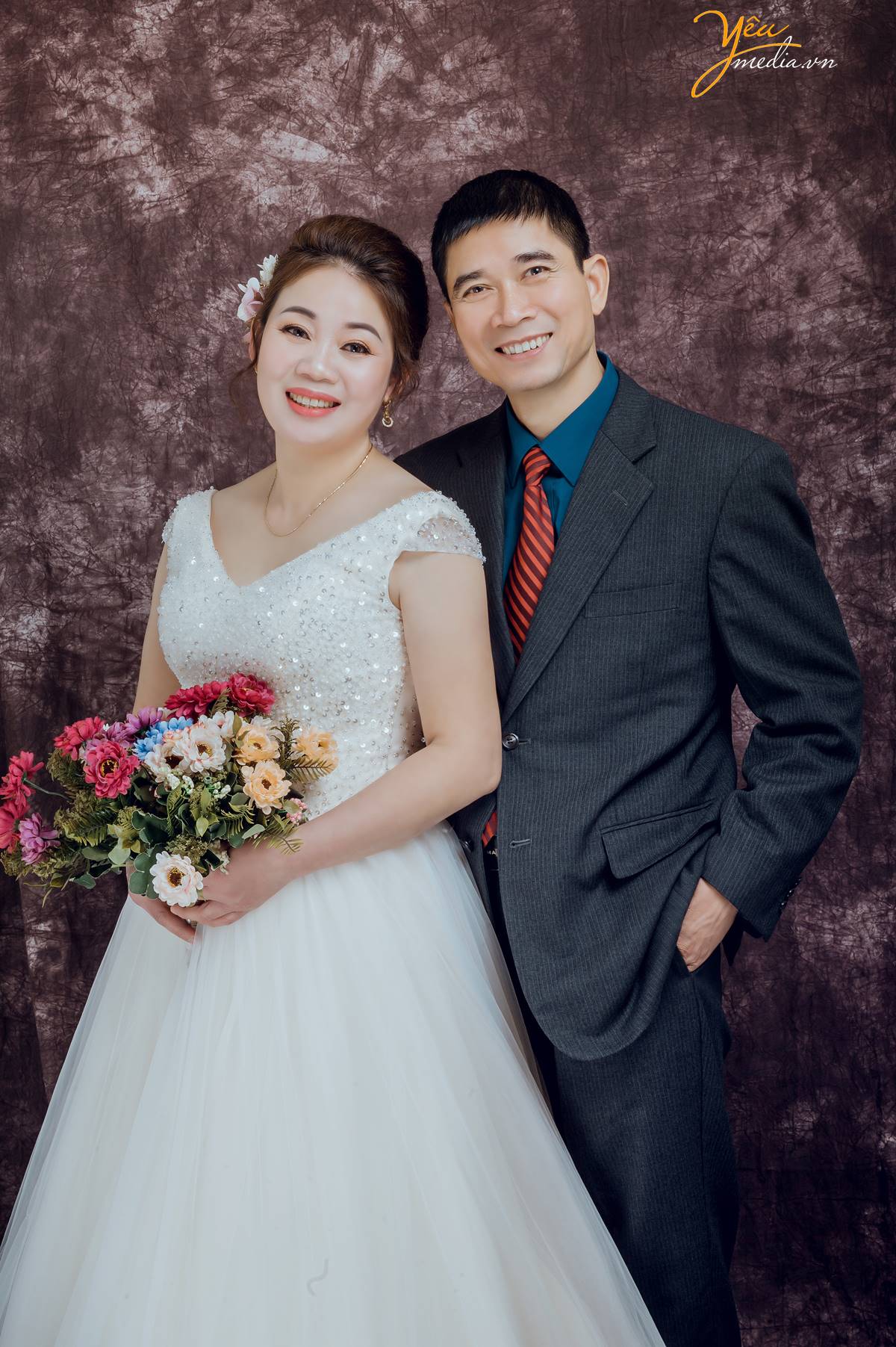 chụp ảnh gia đình tại studio
