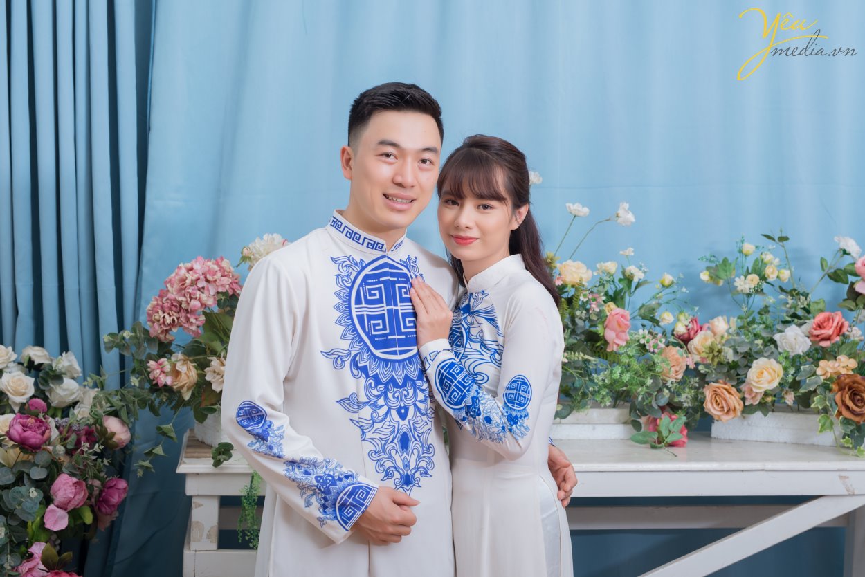 Với những lí do này, gia đình chị Thúy đã book Yêu Media với dịch vụ chụp ảnh gia đình trong phim trường Rosa nằm trên phố Lê Trọng Tấn ở Hà Nội - vừa thuận tiện đi lại, chi phí phải chăng, thời gian di chuyển ngắn, lại nhiều bối cảnh để chụp ảnh. Hãy cùng Yêu Media ngắm bộ ảnh album gia đình đầy tình yêu thương của gia đình chị Thúy nhé!