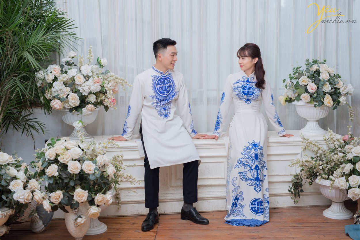 Với những lí do này, gia đình chị Thúy đã book Yêu Media với dịch vụ chụp ảnh gia đình trong phim trường Rosa nằm trên phố Lê Trọng Tấn ở Hà Nội - vừa thuận tiện đi lại, chi phí phải chăng, thời gian di chuyển ngắn, lại nhiều bối cảnh để chụp ảnh. Hãy cùng Yêu Media ngắm bộ ảnh album gia đình đầy tình yêu thương của gia đình chị Thúy nhé!