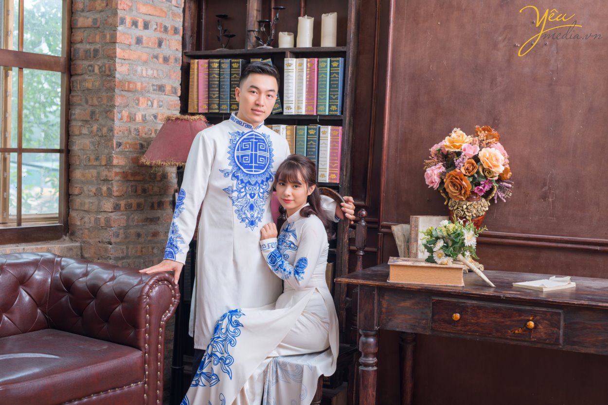 Với những lí do này, gia đình chị Thúy đã book Yêu Media với dịch vụ chụp ảnh gia đình trong phim trường Rosa nằm trên phố Lê Trọng Tấn ở Hà Nội - vừa thuận tiện đi lại, chi phí phải chăng, thời gian di chuyển ngắn, lại nhiều bối cảnh để chụp ảnh. Hãy cùng Yêu Media ngắm bộ ảnh album gia đình đầy tình yêu thương của gia đình chị Thúy nhé!