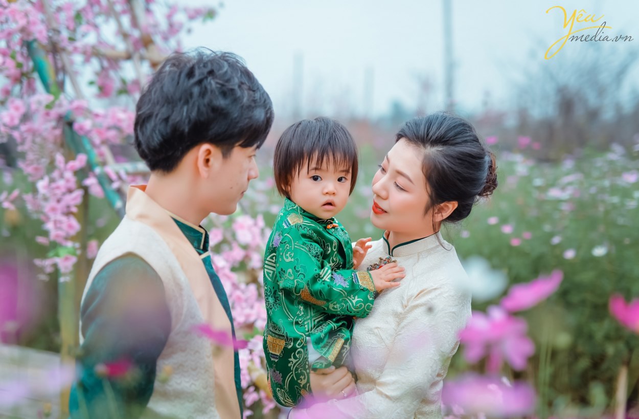 báo giá dịch vụ chụp ảnh gia đình. Cảm ơn quý khách hàng đã quan tâm đến các dịch vụ chụp hình gia đình.