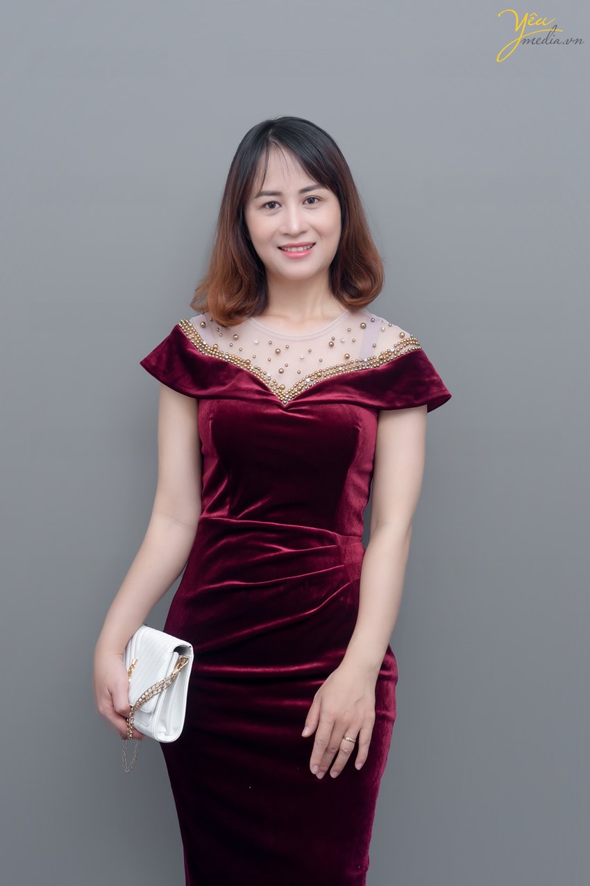 Chụp ảnh chân dung doanh nhân với sản phẩm Mỹ phẩm từ Châu Âu