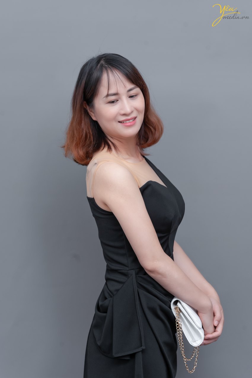 Chụp ảnh chân dung doanh nhân với sản phẩm Mỹ phẩm từ Châu Âu