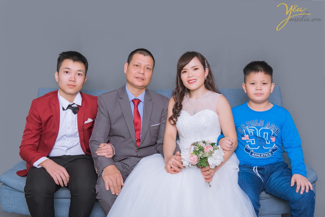 chụp ảnh gia đình phong cách hàn quốc 4 người