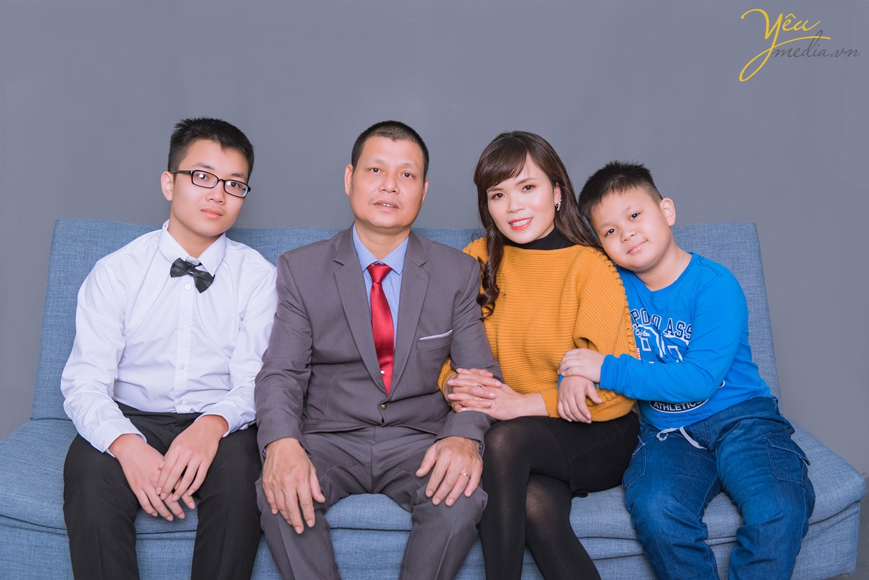 ảnh kỉ niệm ngày cưới ở hà nội studio chụp trong nhà