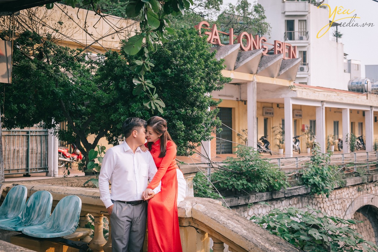 chụp ảnh cưới đẹp với áo dài ở ga long biên hà nội