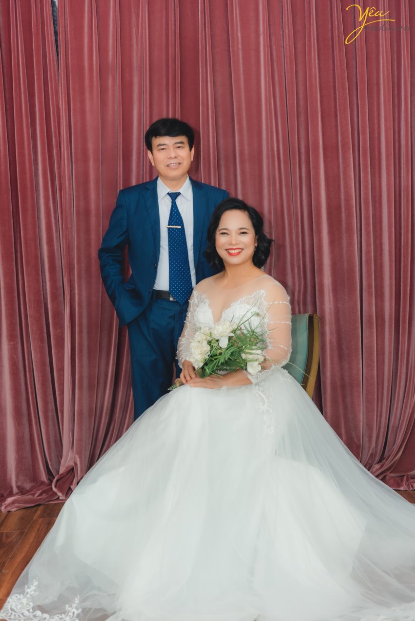 Chụp ảnh kỷ niệm ngày cưới tại phim trường Rosa và tư gia tại Hà Nội
