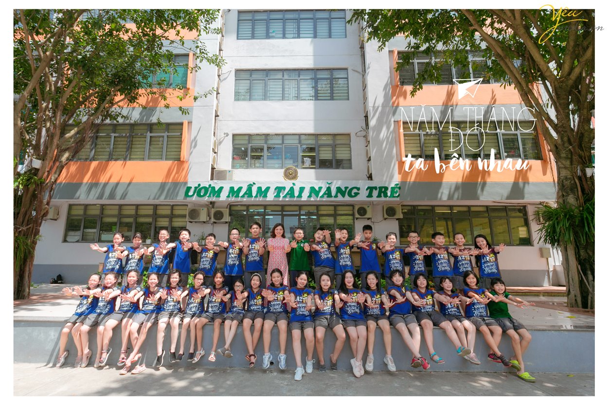 Chụp ảnh kỷ yếu là hoạt động hằng năm của các bạn học sinh cuối cấp, nhằm lưu giữ lại những khoảnh khắc, kỷ niệm đẹp của một thời học sinh. Yêu Media studio tạo nên những bức ảnh kỷ yếu đẹp độc lạ nhất dành cho các bạn học sinh hiện nay tại Hà Nội.