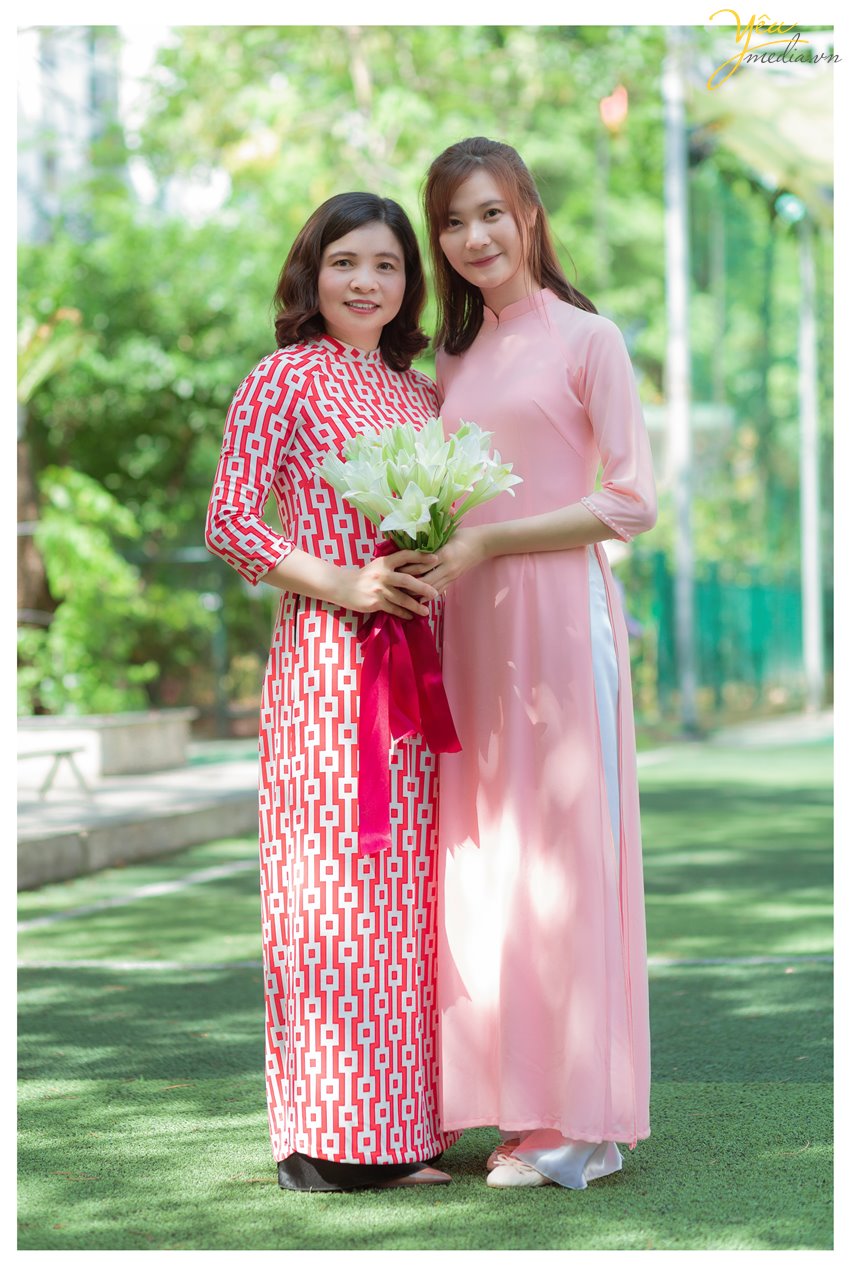 Chụp ảnh kỷ yếu là hoạt động hằng năm của các bạn học sinh cuối cấp, nhằm lưu giữ lại những khoảnh khắc, kỷ niệm đẹp của một thời học sinh. Yêu Media studio tạo nên những bức ảnh kỷ yếu đẹp độc lạ nhất dành cho các bạn học sinh hiện nay tại Hà Nội.