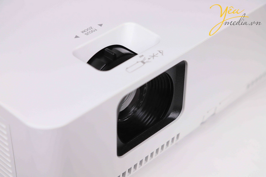 Chụp ảnh sản phẩm máy chiếu Hypervsn tại Yêu media