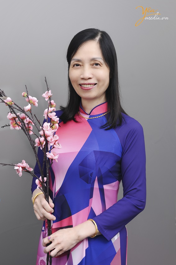 Chụp ảnh nghệ thuật cho ba cô trong studio