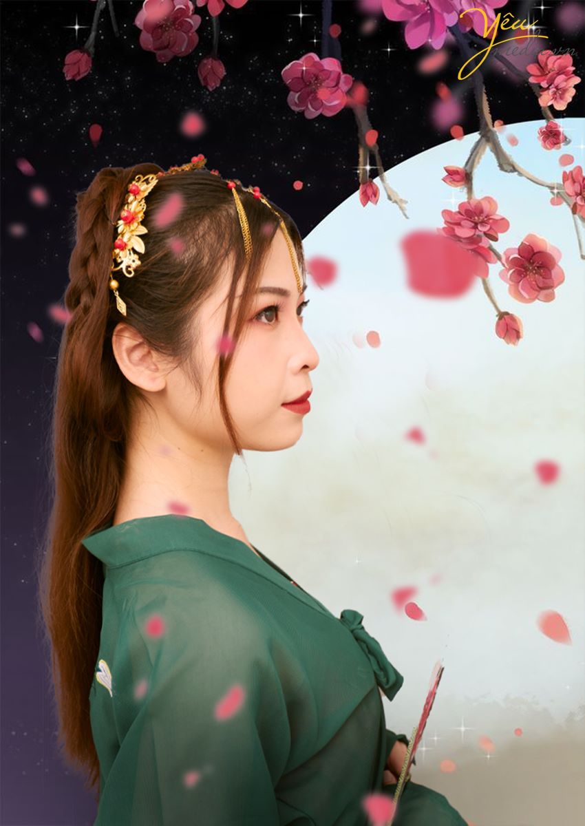 Dịch vụ chụp ảnh nghệ thuật cổ trang tại Yêu Media sẽ giúp bạn trở thành một nhân vật cổ trang theo cách riêng biệt với concept riêng, mang một câu chuyện của chính bạn chẳng hạn.