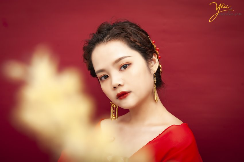 Chụp cổ trang phong cách Trung Hoa - Đây là một phong cách chụp ảnh vô cùng mới mẻ ở Việt Nam. Các bạn trẻ thường thích sự mới lạ, độc đáo. Đặc biệt phong cách chụp ảnh cổ trang Trung Quốc cũng thể hiện được sự cá tính của người chụp.