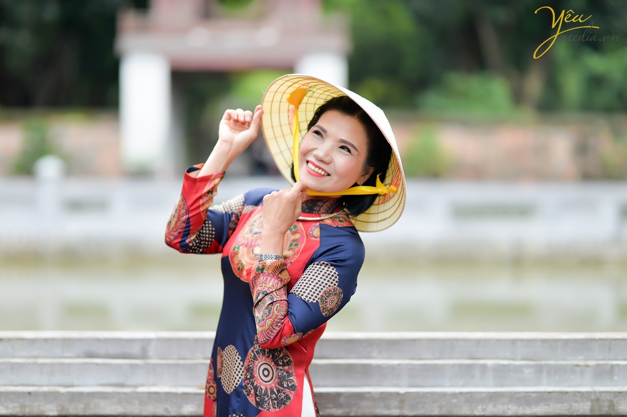 có nên chụp ảnh áo dài ở văn miếu quốc tử giám