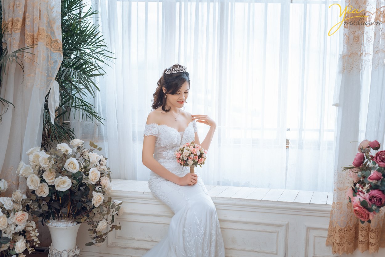 ảnh cưới chụp phong cách tự nhiên nhất hà nội theo phong cách hàn quốc trong studio ở đâu giá rẻ