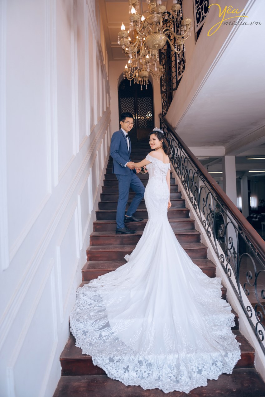 ảnh cưới chụp phong cách tự nhiên nhất hà nội theo phong cách hàn quốc trong studio ở đâu giá rẻ