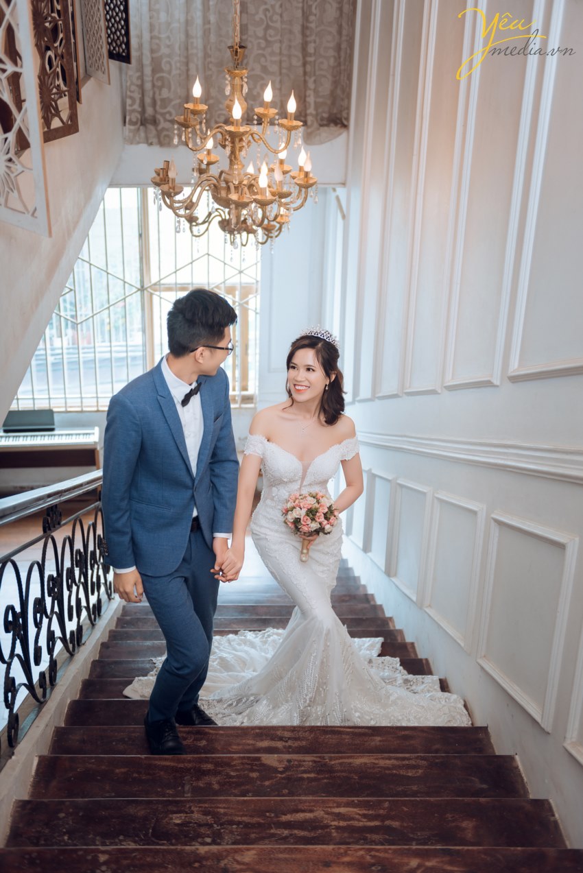 ảnh cưới chụp phong cách tự nhiên nhất hà nội theo phong cách hàn quốc trong studio ở đâu giá rẻ