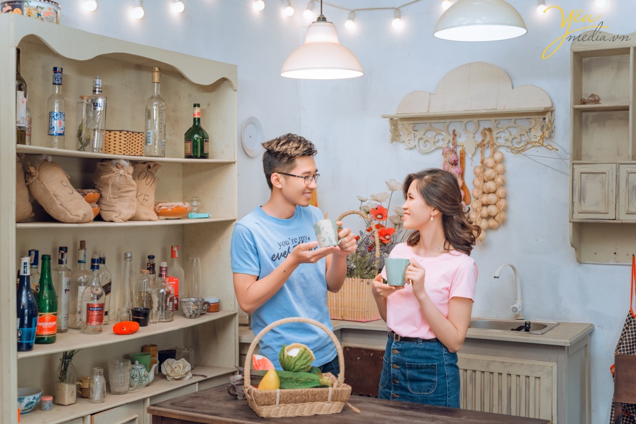 ảnh cưới chụp phong cách tự nhiên nhất hà nội theo phong cách hàn quốc trong studio ở đâu giá rẻ