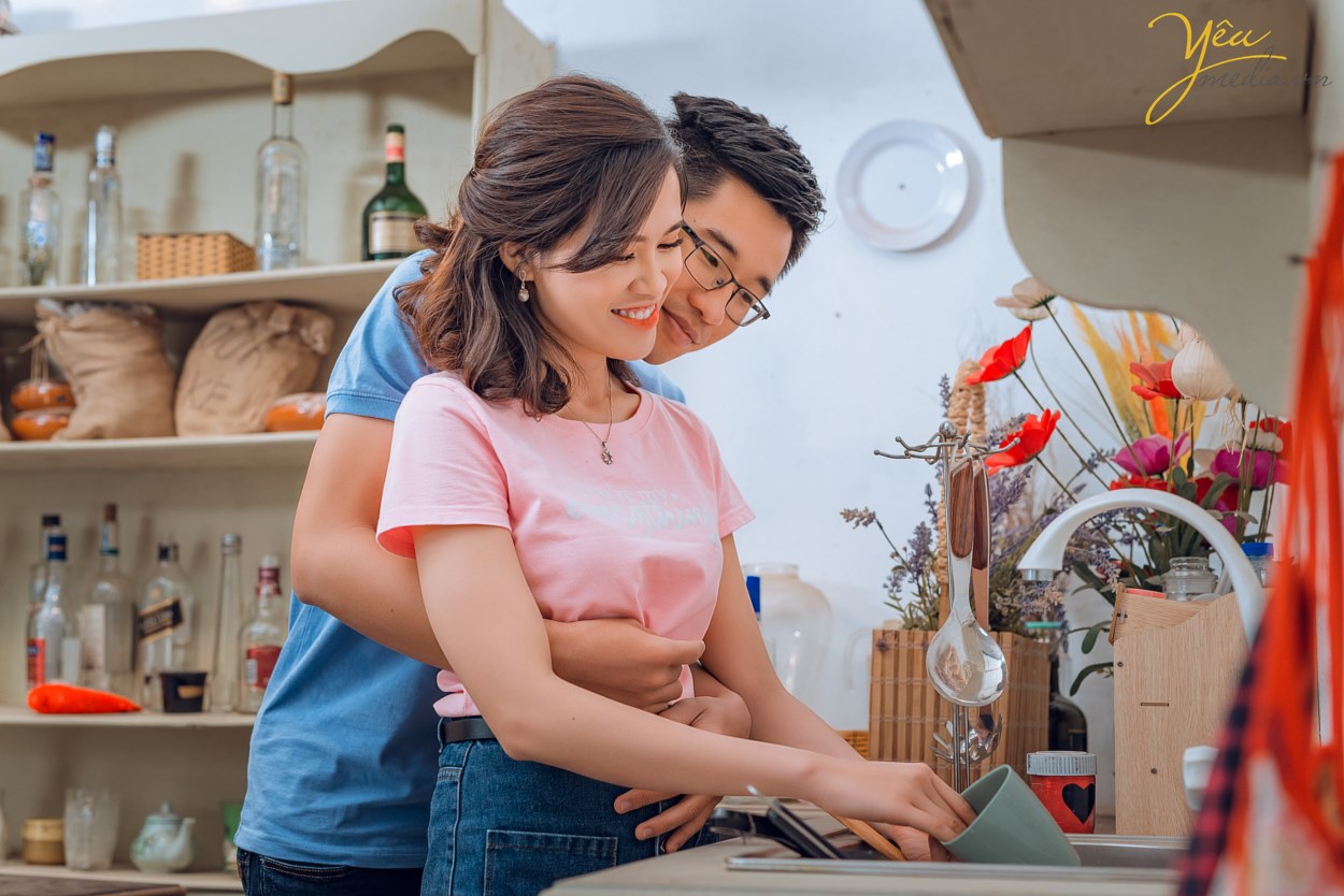 ảnh cưới chụp phong cách tự nhiên nhất hà nội theo phong cách hàn quốc trong studio ở đâu giá rẻ