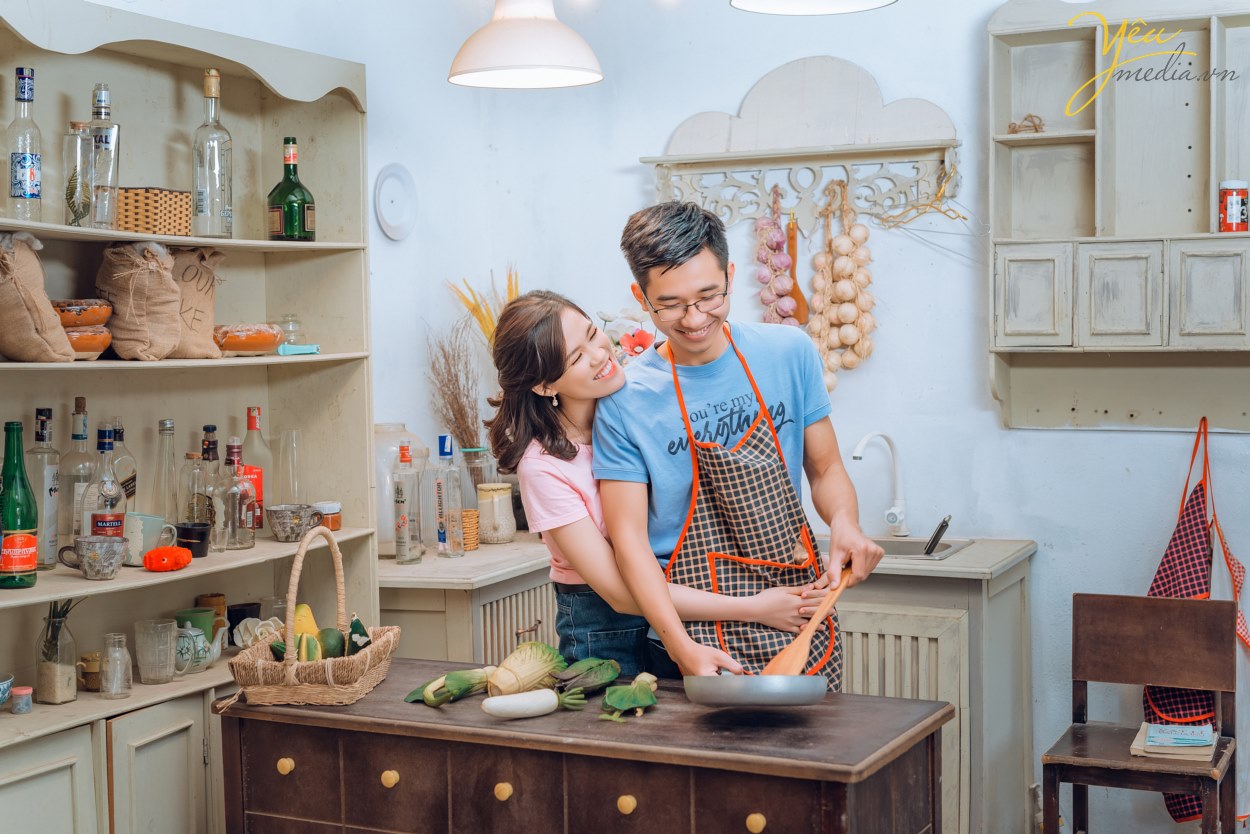 ảnh cưới chụp phong cách tự nhiên nhất hà nội theo phong cách hàn quốc trong studio ở đâu giá rẻ