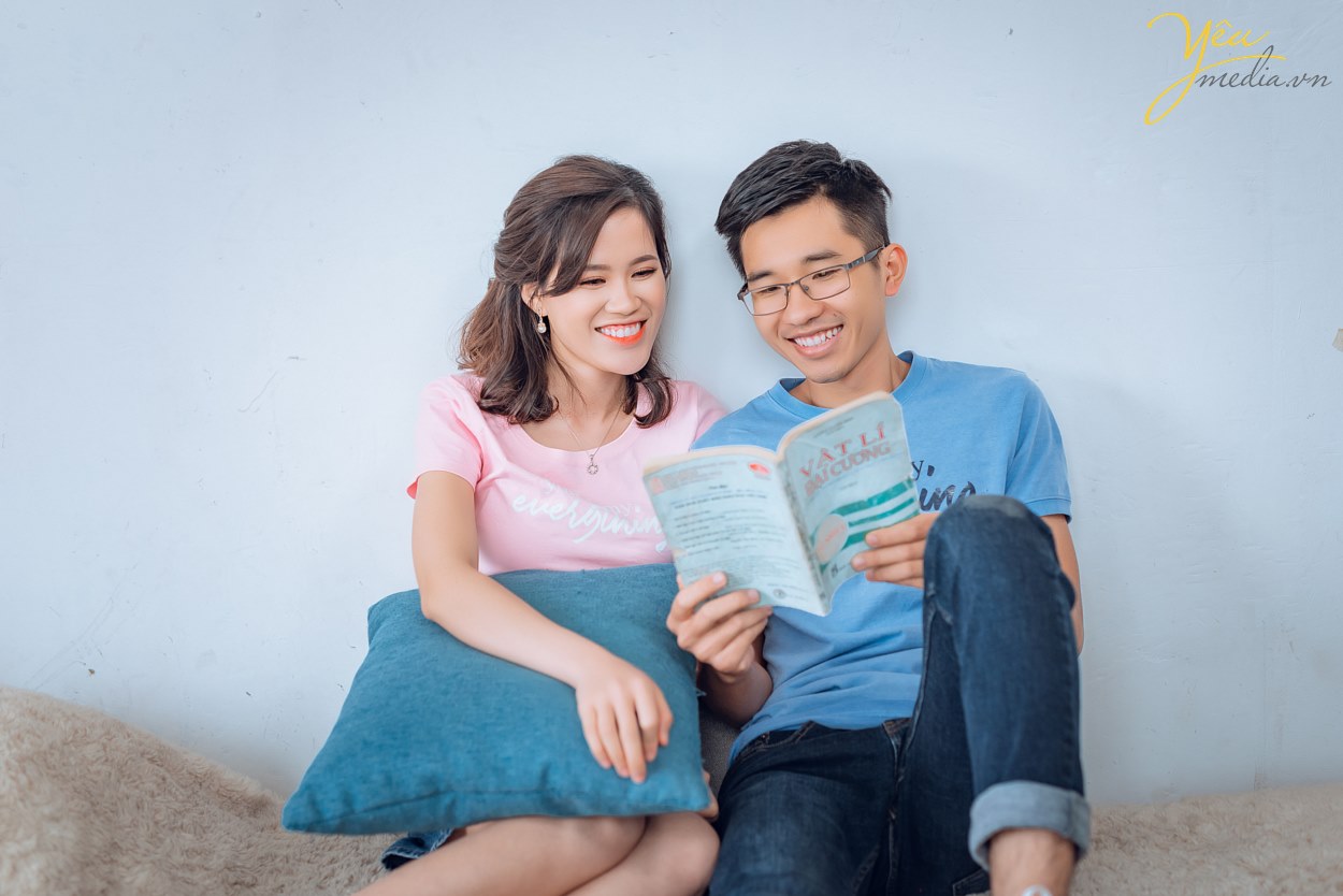 ảnh cưới chụp phong cách tự nhiên nhất hà nội theo phong cách hàn quốc trong studio ở đâu giá rẻ