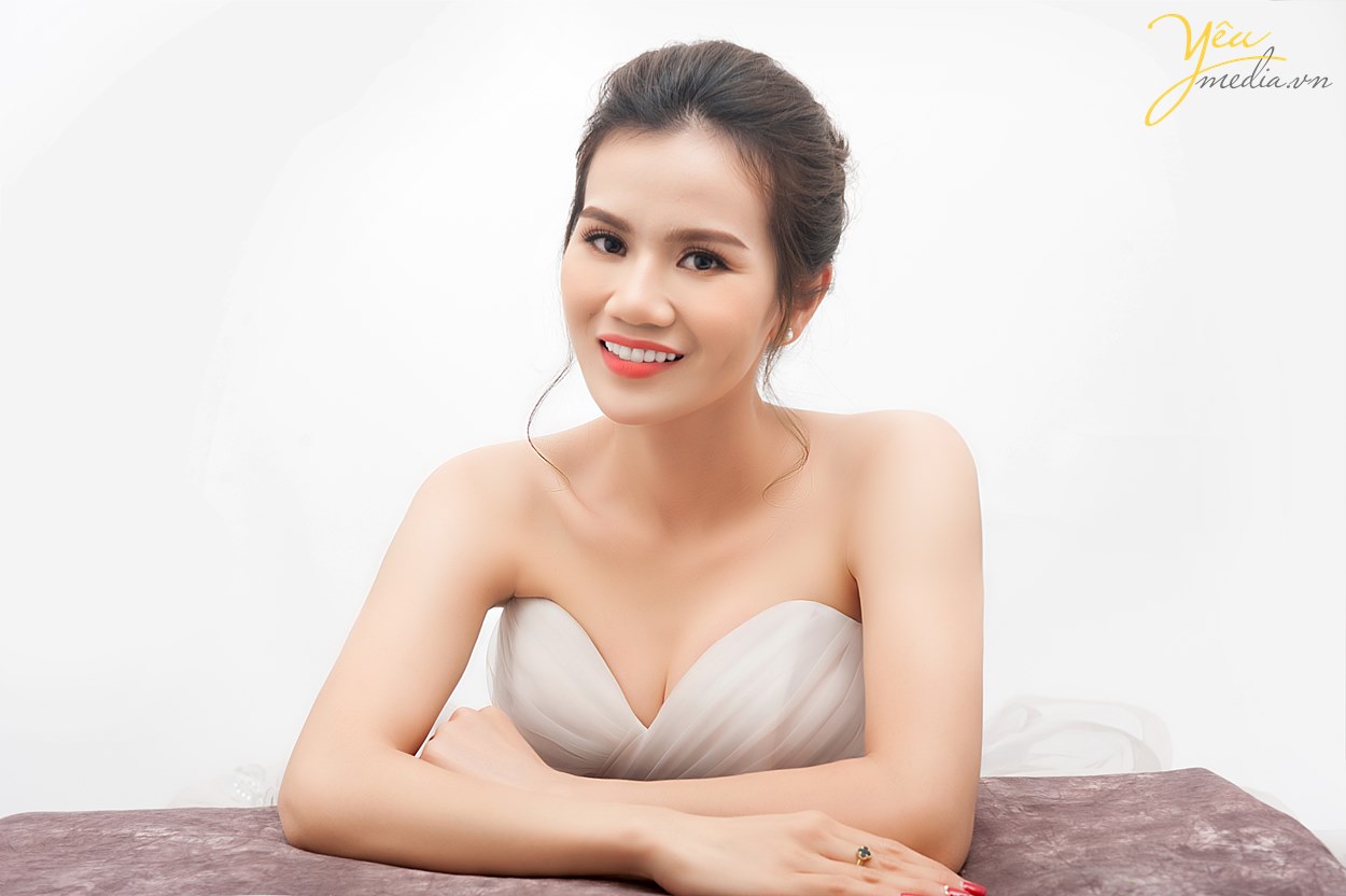 chụp ảnh studio nữ doanh nhân hà nội đẹp nhất