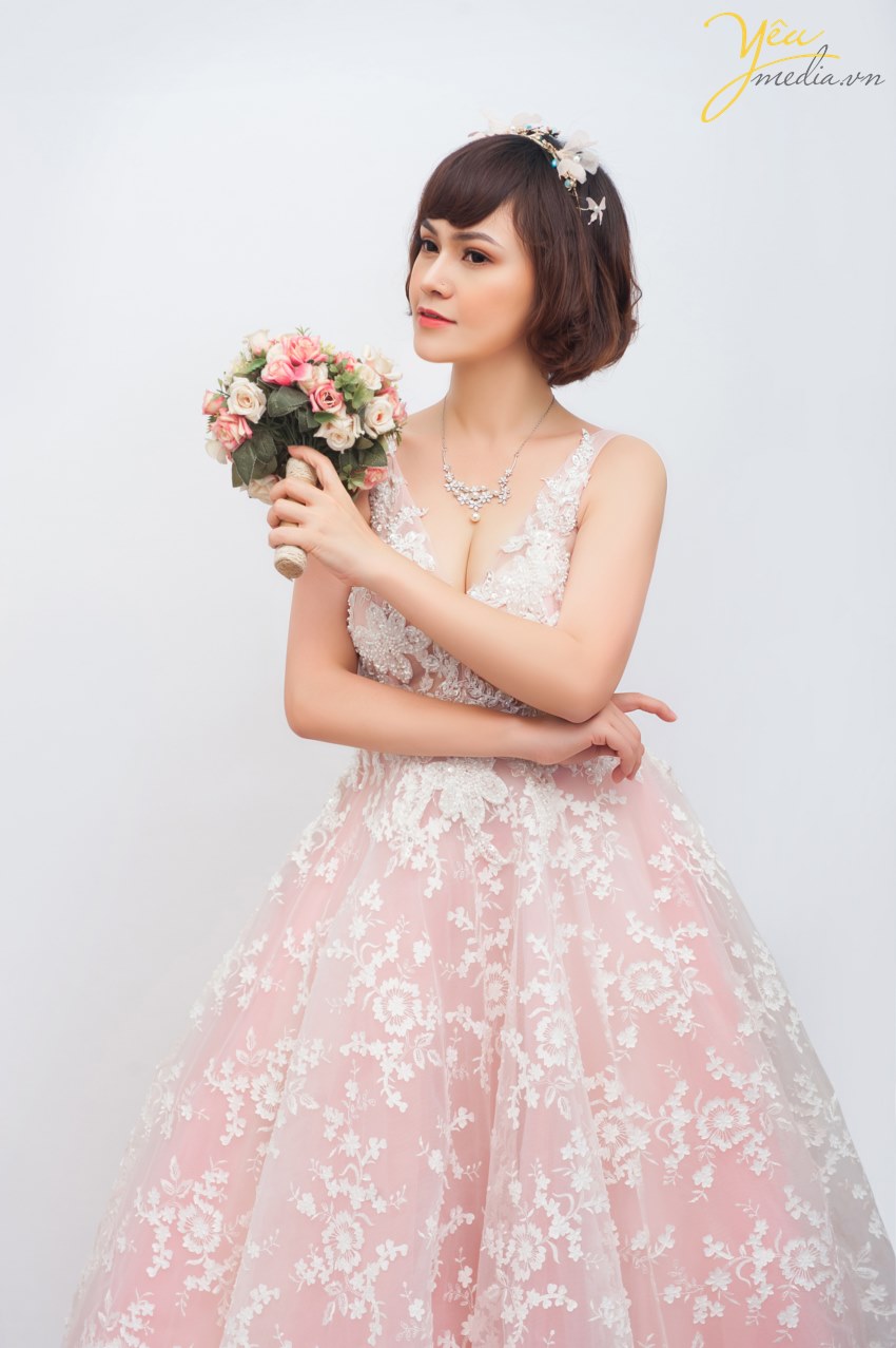 chụp ảnh cho ca sĩ làm bìa đĩa album single ở hà nội có studio nào đẹp