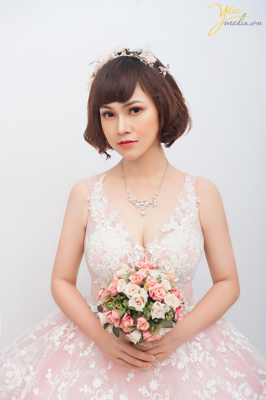 chụp ảnh cho ca sĩ làm bìa đĩa album single ở hà nội có studio nào đẹp