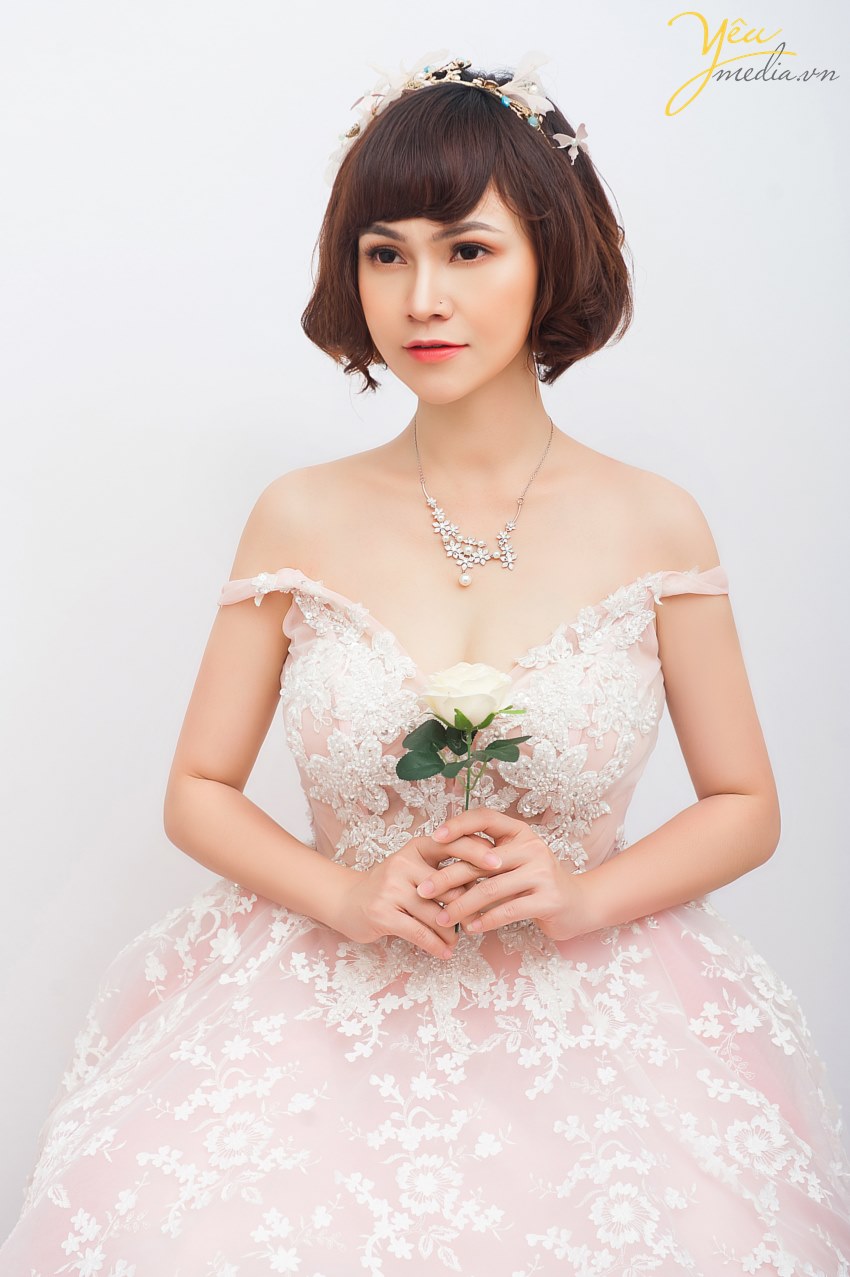 chụp ảnh cho ca sĩ làm bìa đĩa album single ở hà nội có studio nào đẹp