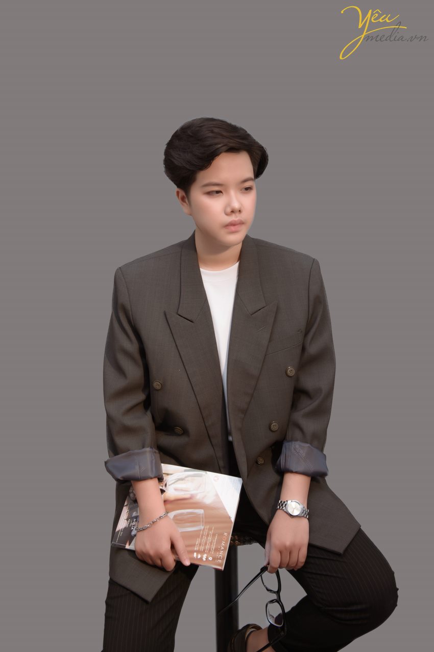Phong cách tomboy là sự thể hiện cá tính mạnh mẽ, phóng khoáng trong trang phục của nữ giới. Không như sự nữ tính, ngọt ngào thường thấy, các cô nàng tomboy nổi bật bằng sự tự tin, phá cách đầy ấn tượng. Phối đồ đơn giản là tiêu chí hàng đầu khi muốn tìm tới phong cách tomboy. Màu sắc không bị giới hạn nhưng cần có sự tiết chế nhất định để không bị "lạc" sang những phong cách khác.